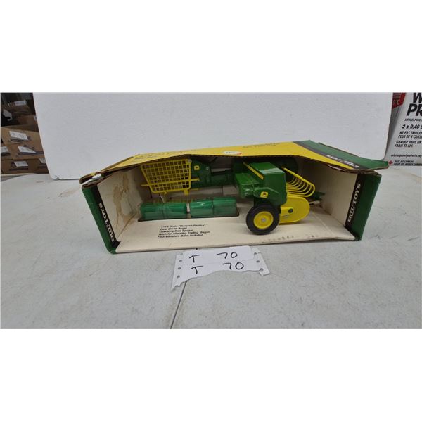 Ertl Toys John Deere 1/16 Scale Blueprint Replica Die-Cast Baler with Four Miniature Bales