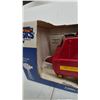Image 4 : Country Classics by Scale Models New Holland 660 Auto-Wrap Round Baler