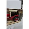 Image 4 : Ertl International Harvester 1586 Tractor with front Endloader