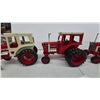 Image 3 : 1 x International Harvester 1586 V8 and 2 x 1486 Die-Cast 1/16 Scale Toy Tractors with Dual Stacks