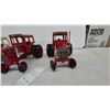Image 6 : 1 x International Harvester 1586 V8 and 2 x 1486 Die-Cast 1/16 Scale Toy Tractors with Dual Stacks