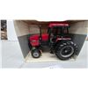 Image 2 : Ertl Case International 2594 Tractor with Cab, 1/16 Scale Die-Cast Model