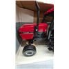 Image 3 : Ertl Case International 2594 Tractor with Cab, 1/16 Scale Die-Cast Model