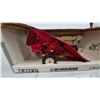 Image 2 : ERTL McCormick International Harvester 1-PR Corn Picker 1/16 Scale Die-Cast Model