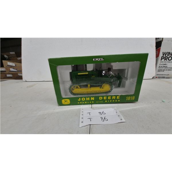 Ertl John Deere 1010 Crawler with Ripper 1/16 Scale Die-Cast Model, 2002 Special Edition