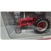 Image 2 : Ertl Prestige Collection Farmall Super M Die-Cast Tractor