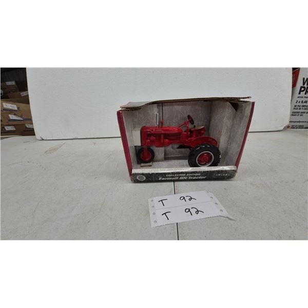 Ertl Collector Edition McCormick Farmall BN Tractor 1/16 Scale Die-Cast Model #34156