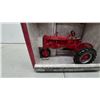 Image 2 : Ertl Collector Edition McCormick Farmall BN Tractor 1/16 Scale Die-Cast Model #34156