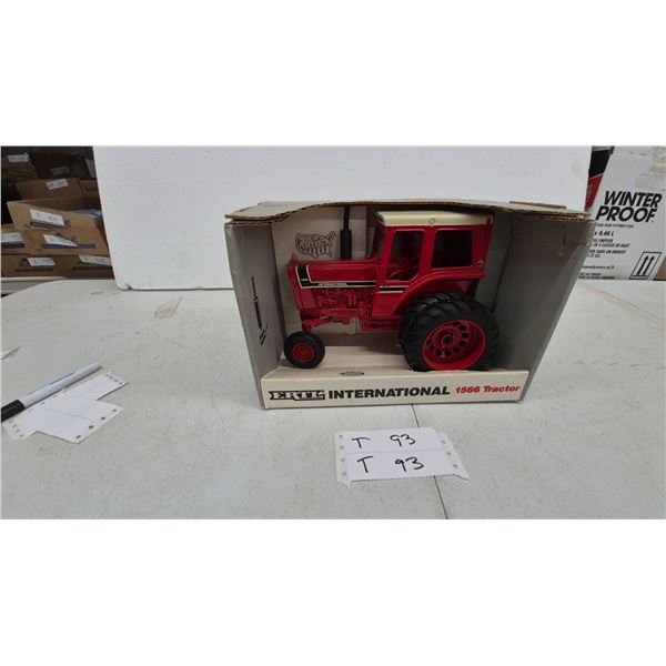Ertl International 1566 Tractor Die-Cast 1/16 Scale Model with Cab and Duals