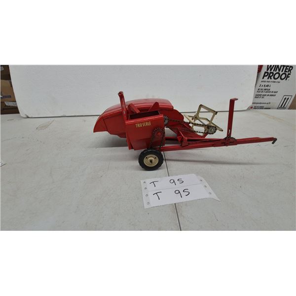 1950s tru scale pull type combine model c. 406. Pressed steel