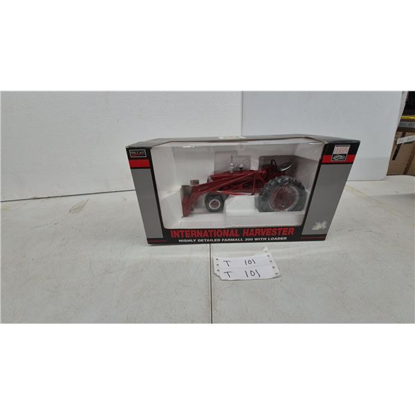 SpecCast Classic Series International Harvester Farmall 300 Tractor with Loader 1/16 Die-Cast