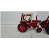 Image 4 : International Harvester Hydro 186 and 1586 Die-Cast Toy Tractors with Cabs