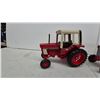 Image 8 : International Harvester Hydro 186 and 1586 Die-Cast Toy Tractors with Cabs