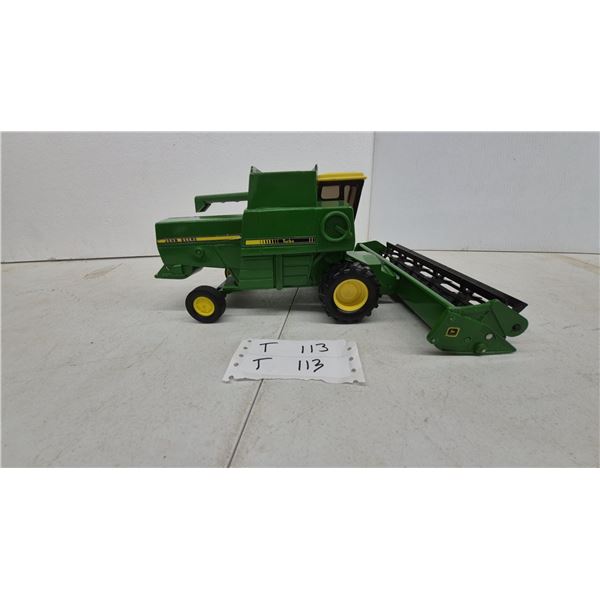 John Deere 7720 Turbo Combine 1/16 Scale Die-Cast Toy with Grain Header, Late
