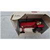 Image 5 : Ertl Farmall 806 Die-Cast Toy Tractor