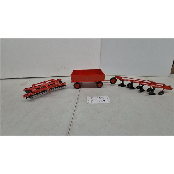 Ertl Case Toy Farm Implement Set: of Set of 3 Gravity Wagon, 4-Bottom Moldboard Plow and Disc