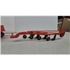 Image 4 : Ertl Case Toy Farm Implement Set: of Set of 3 Gravity Wagon, 4-Bottom Moldboard Plow and Disc