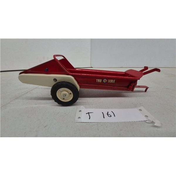 Vintage Tru-Scale Pressed Steel manure spreader Toy Model #557-0, 1950s-1960s, Red and Cream