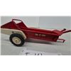 Image 3 : Vintage Tru-Scale Pressed Steel manure spreader Toy Model #557-0, 1950s-1960s, Red and Cream