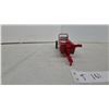 Image 4 : Vintage Tru-Scale Pressed Steel manure spreader Toy Model #557-0, 1950s-1960s, Red and Cream