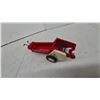 Image 6 : Vintage Tru-Scale Pressed Steel manure spreader Toy Model #557-0, 1950s-1960s, Red and Cream