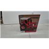 Image 8 : Ertl Case IH Prestige Collection International Harvester 966 Die-Cast Tractor Replica