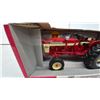 Image 3 : Ertl 1/16 Scale Die-Cast International Harvester Farmall 460 Utility Tractor 60th First Production