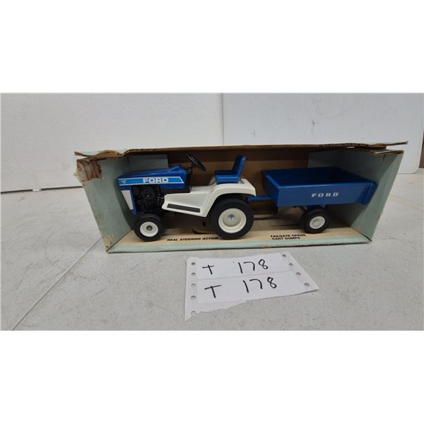 Ertl Ford LGT 145 Lawn and Garden Tractor with Dump Cart Set, Stock No. 814