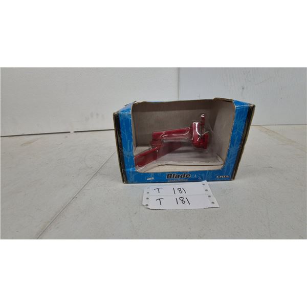 Ertl 1/16 Scale Die-Cast Metal Blade Tractor Implement Accessory, Model 34041