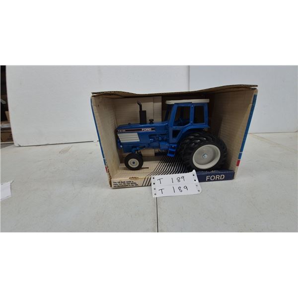 Scale models Ford TW-25 Die-Cast Tractor with Duals