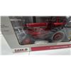Image 8 : Ertl Prestige Collection International 1066 Die-Cast Tractor with Canopy