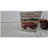 Image 11 : International 560 Demonstrator Tractor, Lafayette Farm Toy Show Edition, March 2001
