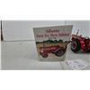 Image 13 : International 560 Demonstrator Tractor, Lafayette Farm Toy Show Edition, March 2001