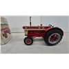 Image 2 : International 560 Demonstrator Tractor, Lafayette Farm Toy Show Edition, March 2001