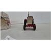 Image 4 : International 560 Demonstrator Tractor, Lafayette Farm Toy Show Edition, March 2001