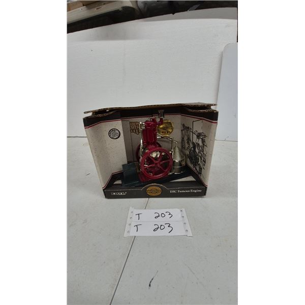 ERTL 1992 IHC Famous Engine 1/8 Scale Die-Cast Replica, 1st in Vintage Gasoline Engines Series