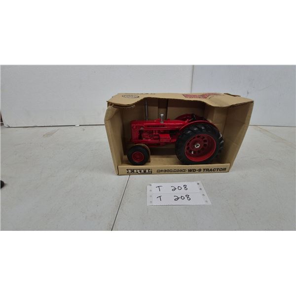 Ertl McCormick WD-9 Die-Cast Toy Tractor, 1/16 Scale, Special Edition