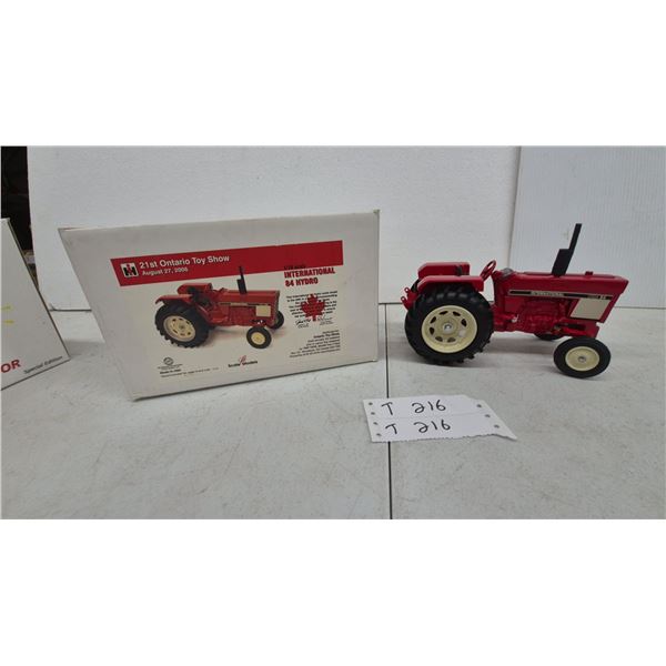 Scale Models 1/16 Die-Cast International 84 Hydro Tractor, 21st Ontario Toy Show 2006 Special