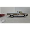 Image 2 : Ertl Case IH Ford F-Series Pickup Truck Die-Cast and metal Red Tandem Axle Flatbed Equipment
