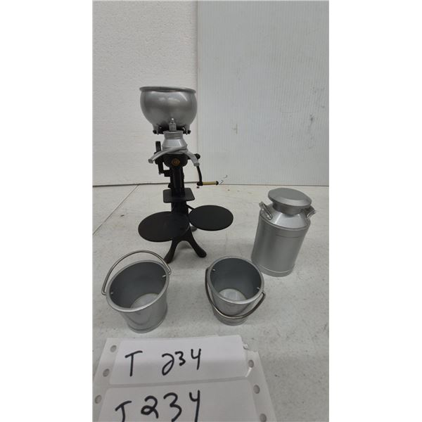 Miniature Die-Cast Hand-Cranked Cream Separator Replica with Two Buckets and Milk Can
