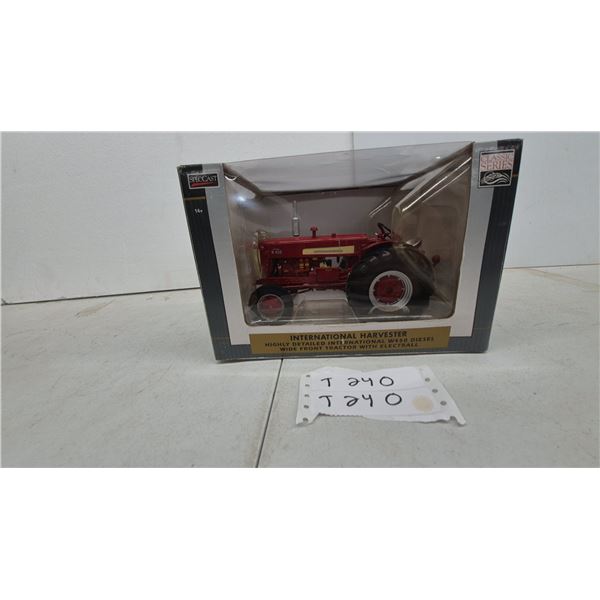 SpecCast Classic Series International Harvester W450 Diesel Wide Front Tractor, with electrall