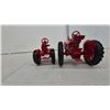 Image 8 : Farmall H and Farmall Cub Die-Cast Toy Tractors