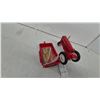 Image 9 : Tru-Scale International Harvester Farmall 560 Toy Die-Cast Tractor with metal Red Utility Wagon