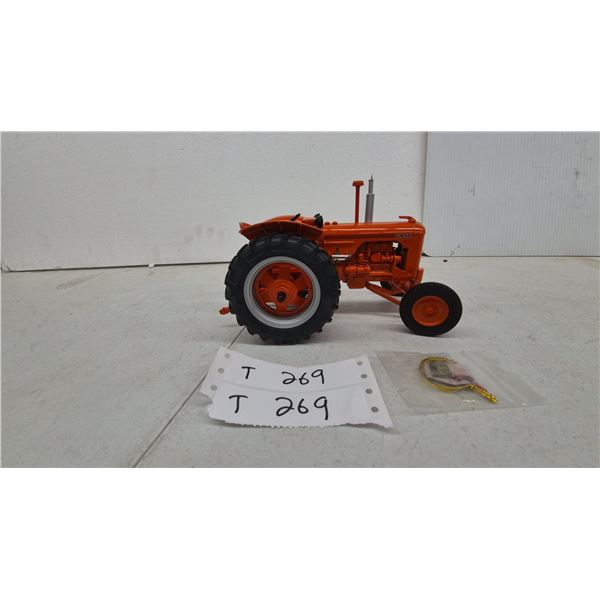 Die-Cast Case DC 4 Scale Model Tractor, canadian international farm show 2011