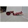 Image 10 : Farmall 404 Die-Cast Toy Tractor by International Harvester 1/16 Scale with metal Red. Tilt deck