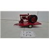 Image 1 : Farmall 404 Die-Cast Toy Tractor by International Harvester 1/16 Scale with metal Red. Tilt deck