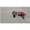 Image 5 : Farmall 404 Die-Cast Toy Tractor by International Harvester 1/16 Scale with metal Red. Tilt deck