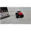 Image 10 : Home 1947 International KB Pickup 1/25 Die-Cast, Gas Pump Replica and 1/43 4×4 Pickup