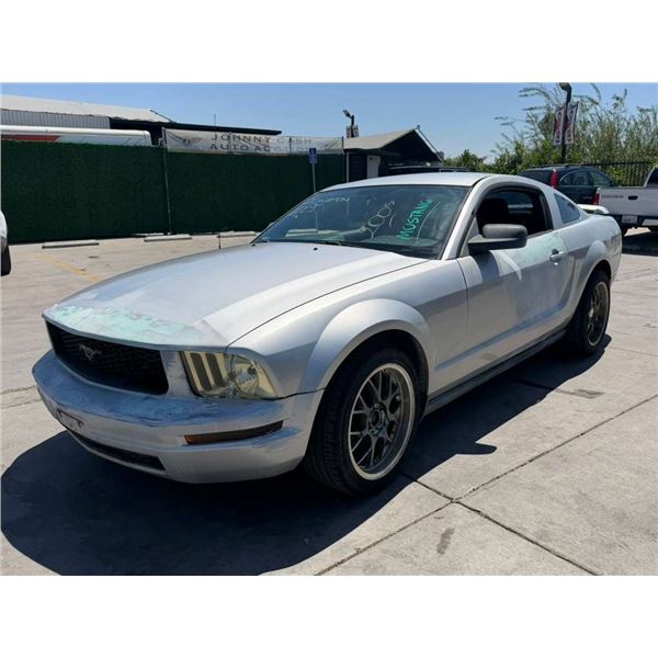 FORD  MUSTANG 2005 T-DONATION