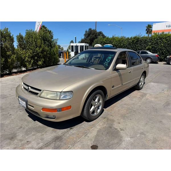 NISS MAXIMA 1999 T-DONATION